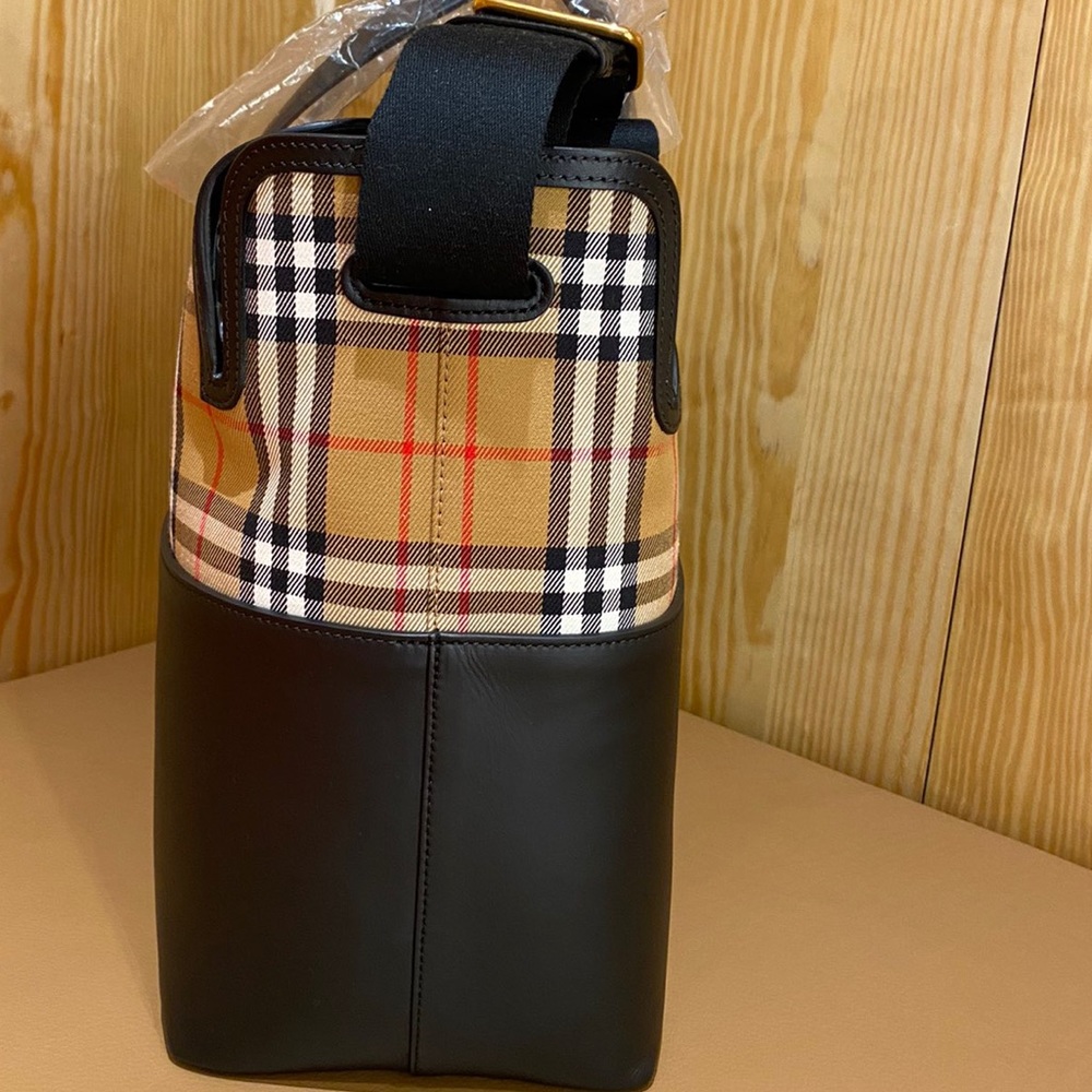 Burberry Vintage Check Kingswood Achly Diaper Bag - Picture 6 of 14